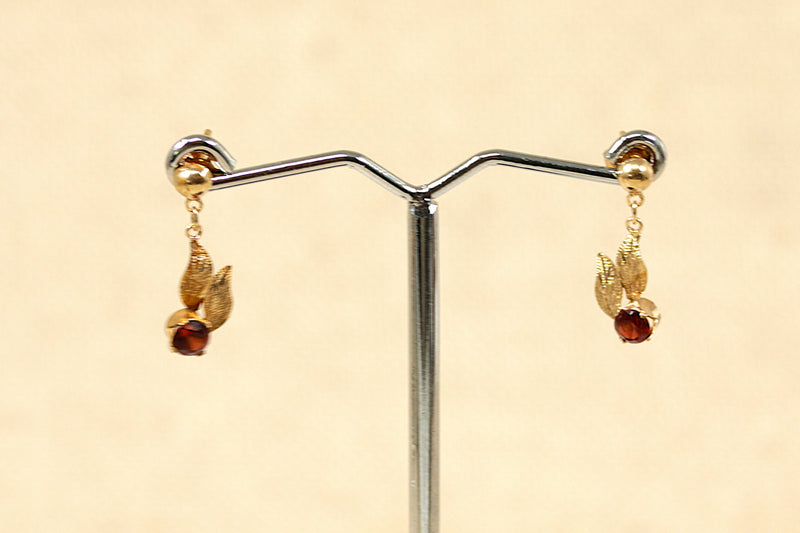 9ct Gold Garnet Earring Studs