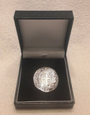 A Solid Silver Commonwealth Shilling Coin ( Under Oliver Cromwell .)