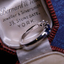 18ct White Gold Sapphire & Diamond-set Claws Ring Size L