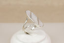 Distinctive Silver & Mother of Pearl Elongated Ring – Stamped 925