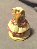 Beswick - The Old Woman Who Lived In A Shoe knitting Beswick Beatrix Potter mouse figurine