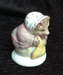 Beswick Beatrix Potter. Figurine Beswick MRS TIGGYWINKLE BUYS PROVISIONS figurine.