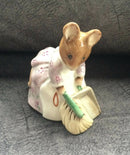 Beswick Beatrix Potter figurine Beswick - Hunca Munca Sweeping figure BP3