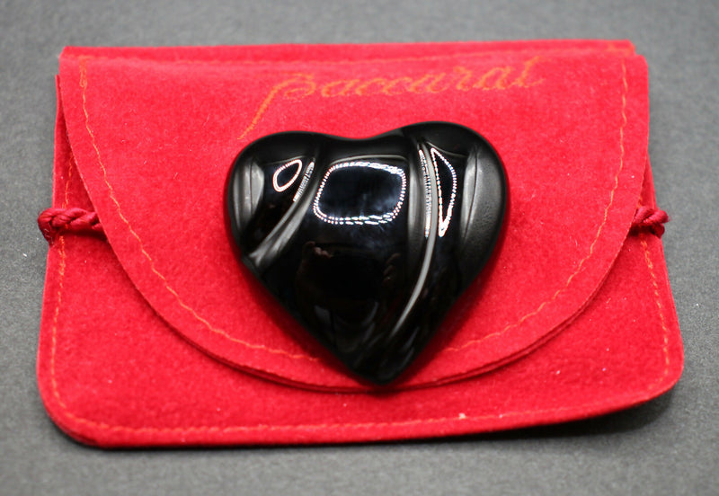 Baccarat-black-heart-brooch-24j013b