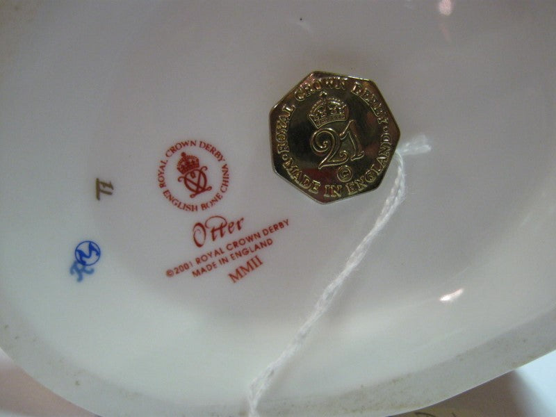Royal Crown Derby Paperweight- Otter