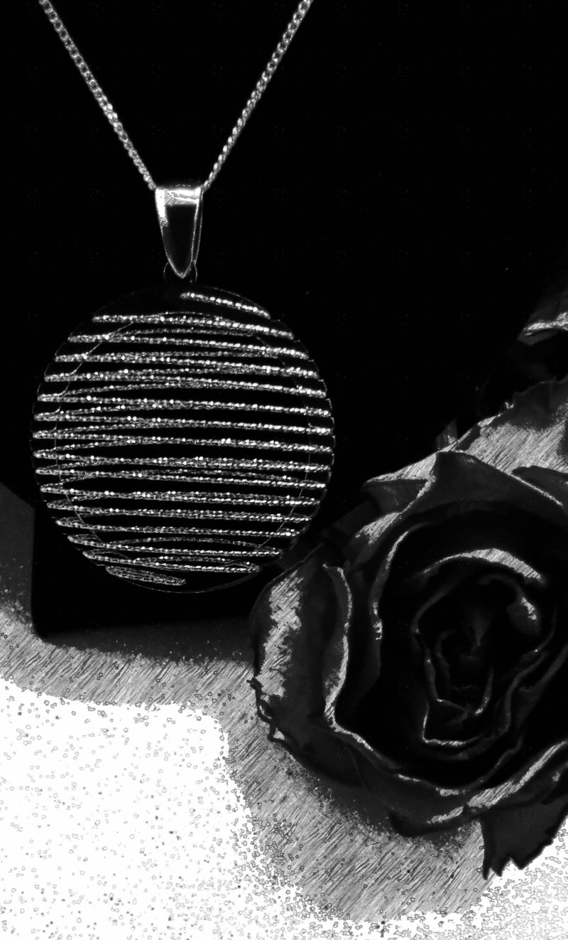 New Unique Italian 925 Sterling Silver Pendant and 18" chain.