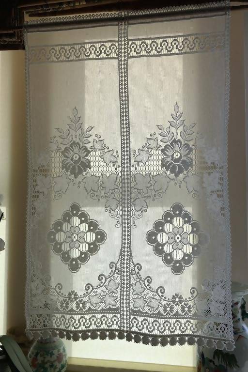 "Victoria" vintage heritage 22”/44” cream cotton lace panel