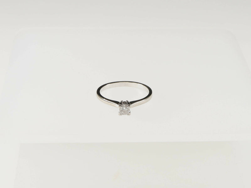 18ct White Gold Princess cut Diamond Solitaire Ring