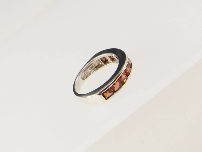 Vintage Sterling Silver & Garnet Band Ring