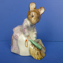 Beswick Beatrix Potter Figurine Hunca Munca Sweeping (Signature Backstamp) BP4