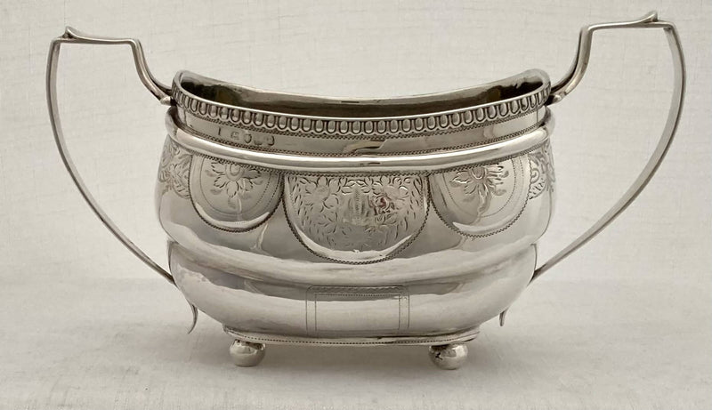 Georgian, George III, silver tea service. London 1811 Duncan Urquhart & Napthali Hart. 32 troy ounces.