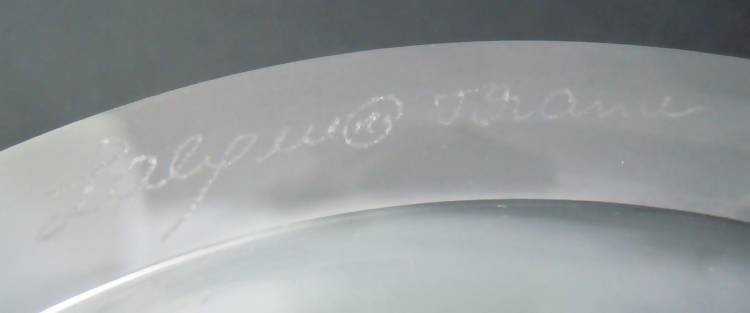 Lalique "Dahlia" powder pot/box,