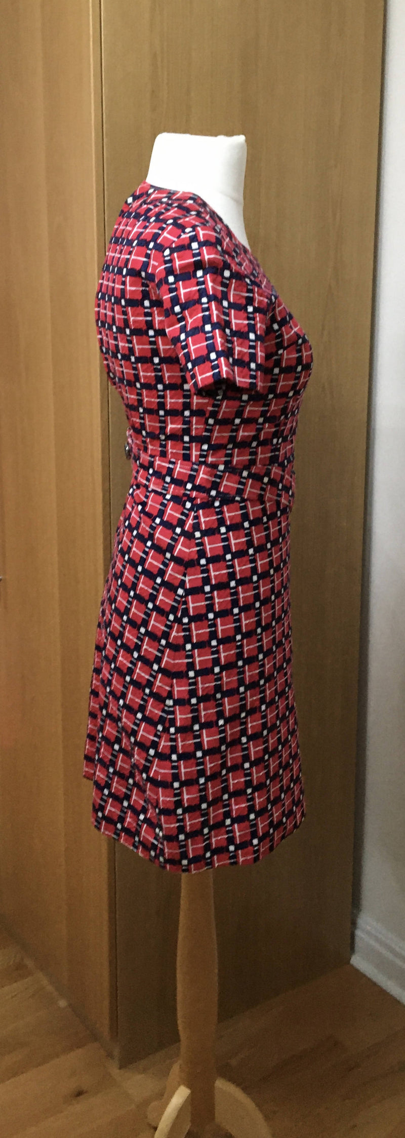 Pret-a-Porter 1960s Vintage Shift Mod Dress.