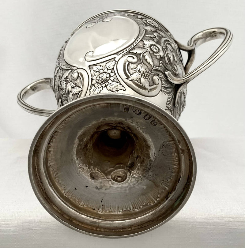 Georgian, George III, silver cup & cover. London 1776 Charles Wright. 36.90 troy ounces.