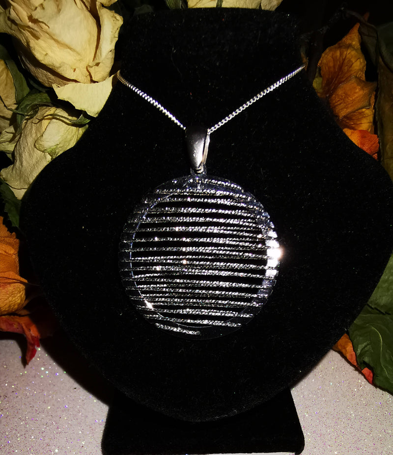 New Unique Italian 925 Sterling Silver Pendant and 18" chain.