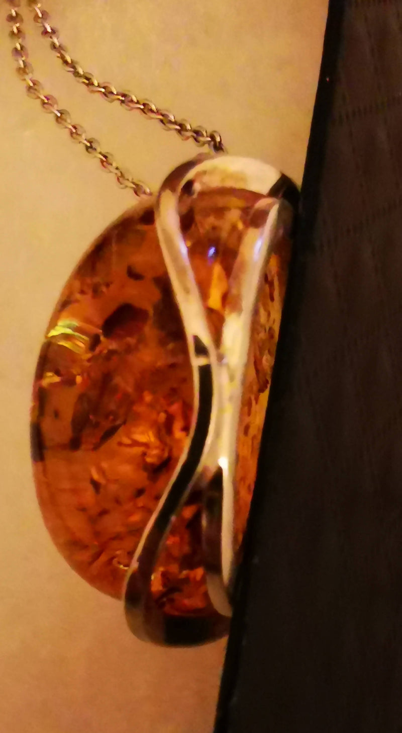 New Stunning Amber Pendant and 28 inch Sterling Silver Chain