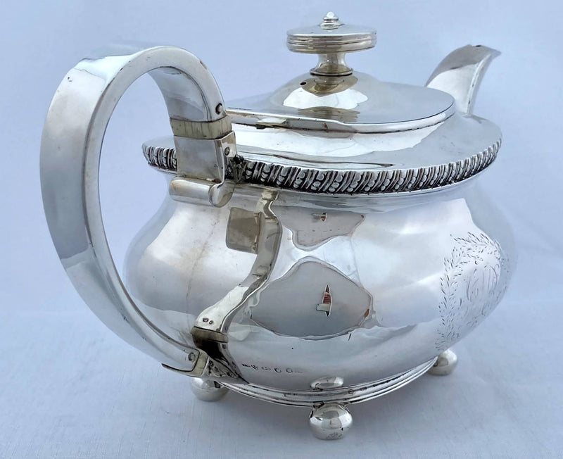 Georgian, George IV, Silver Teapot. Newcastle 1830 Thomas Wheatley. 17.5 troy ounces.