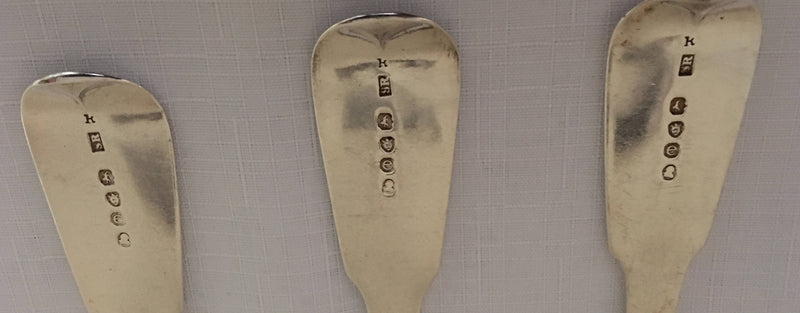 Georgian, George III, set of six silver tablespoons. London 1820 Solomon Royes. 15.4 troy ounces.