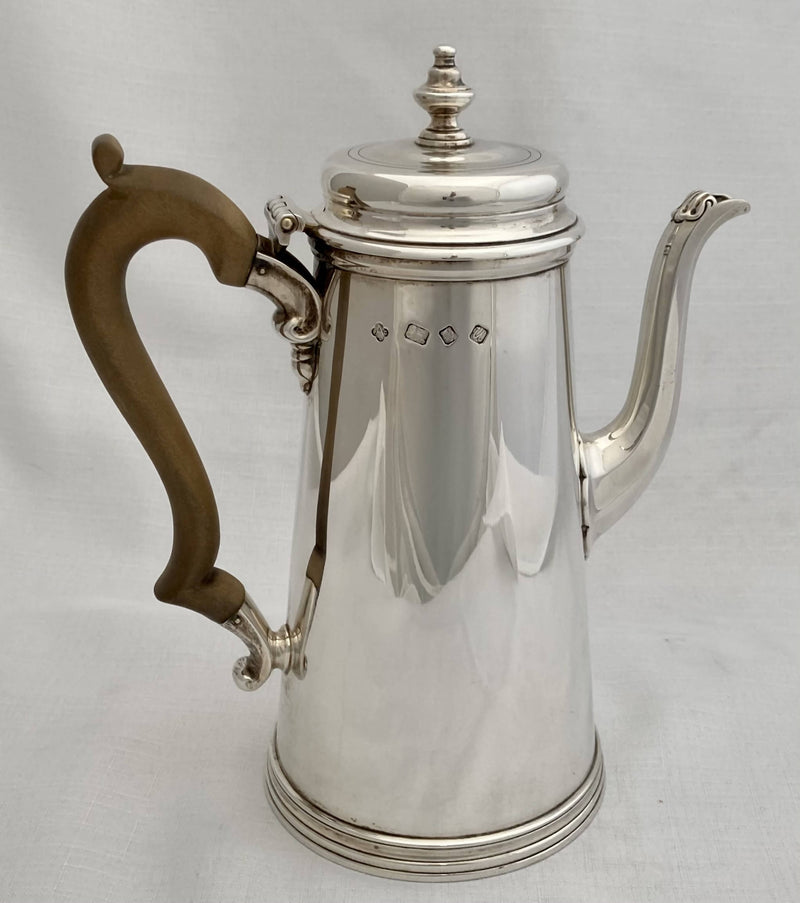 Elizabeth II, Asprey Silver Coffee Service. London1993/94 Asprey plc. 39 troy ounces.