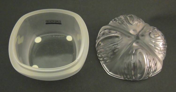 Marie-Claude Lalique "Mirabel" powder box