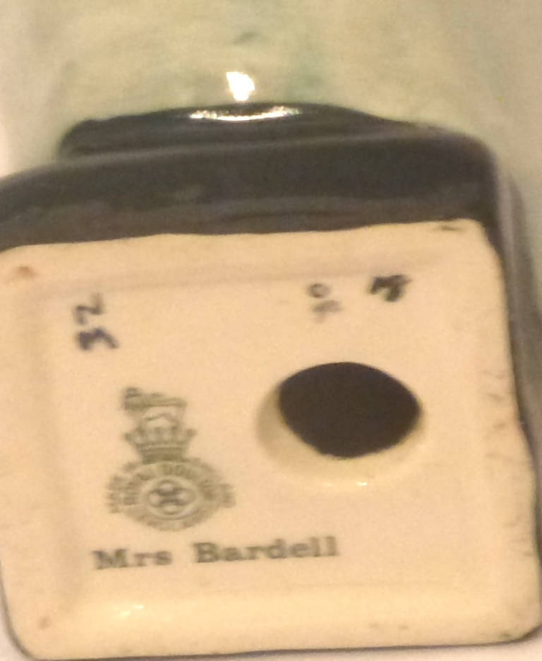 Royal Doulton Dickens Figurine - Mrs Bardell - M88