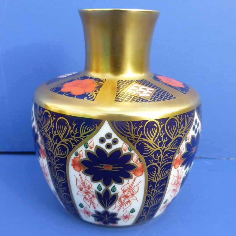 Royal Crown Derby Old Imari 1128 Solid Gold Band (SGB) Vase