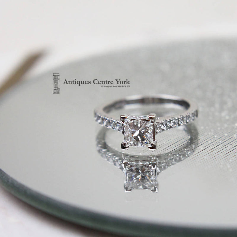 18ct White Gold Certified Princess Cut Diamond Solitaire 1.00ct