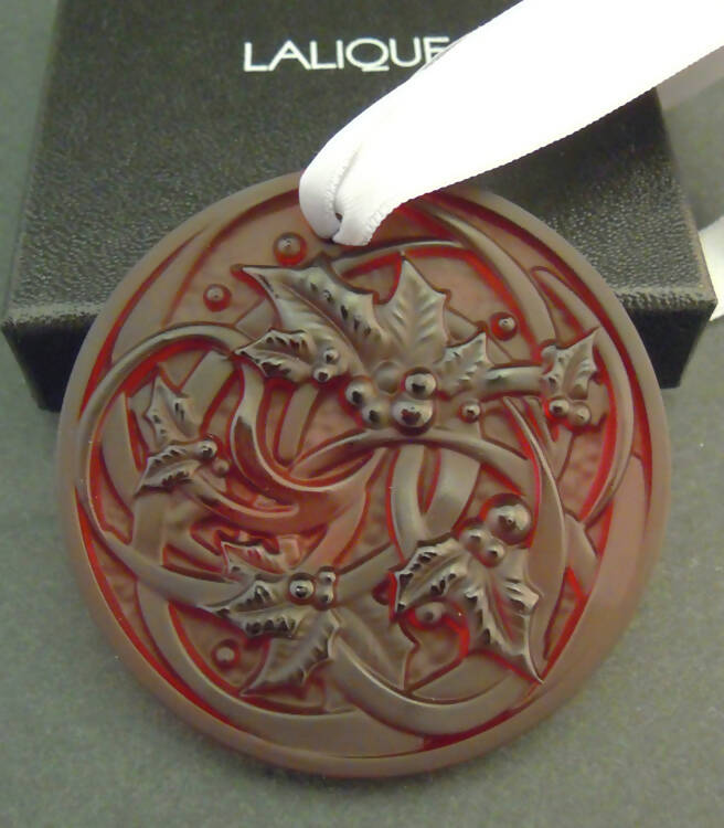 New Lalique: 2017 red glass Christmas ornament