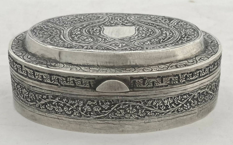 Indian Colonial White Metal Table Snuff Box, circa 1870 - 1910. 3.8 troy ounces.