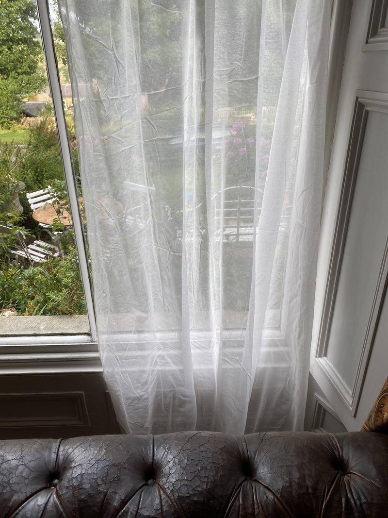 Beautiful plain Cotton cream cotton madras lace to finish 115/180cms